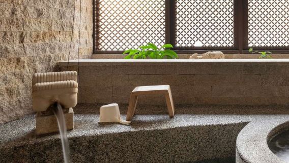 Курорт с горячими источниками Taichung Huilai Guguan, купание 2 человек в доме с горячими источниками Listening Spring (выходные на 2 человек + 400 тайваньских долларов)