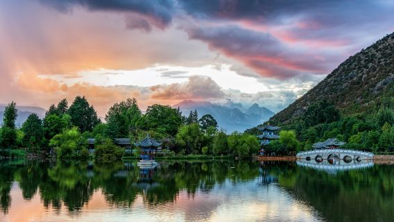 Baisha Ancient Town, Black Dragon Pool, Lashi Lake, Naxi Village Private Tour (Customized Itinerary)