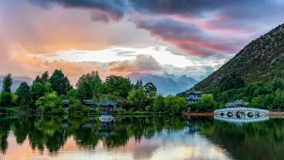 Baisha Ancient Town, Black Dragon Pool, Lashi Lake, Naxi Village Private Tour (Customized Itinerary)