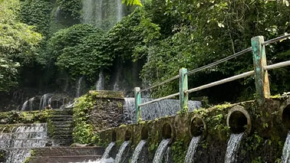 龍目島隱藏的瀑布、文化和鄉村之旅