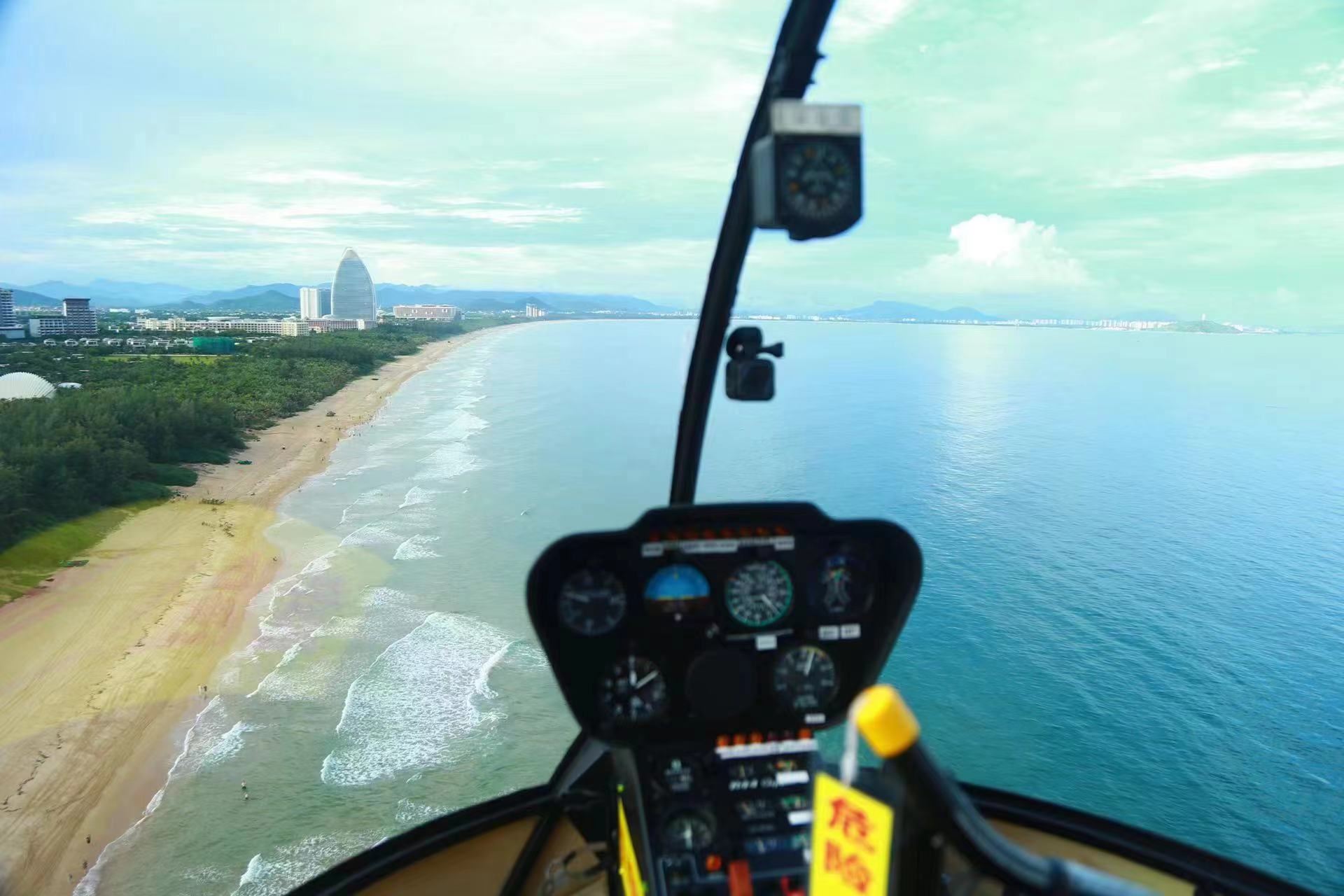 海南三亞海棠廣場直升機特惠飛行體驗/海景飛行【空中俯瞰蜈支洲島/紅樹林/亞特蘭蒂斯+親子家庭團建優選】