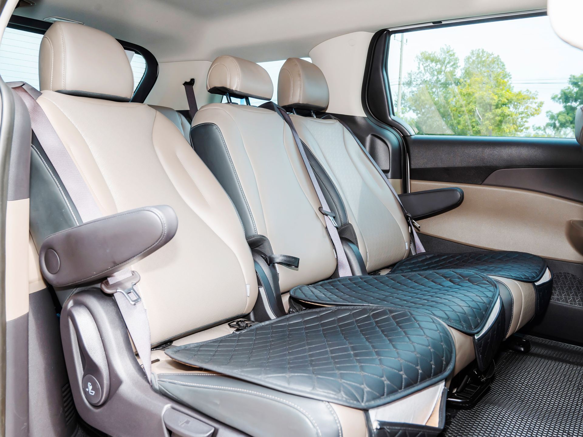 ニンビンからハロン市へのプライベート送迎