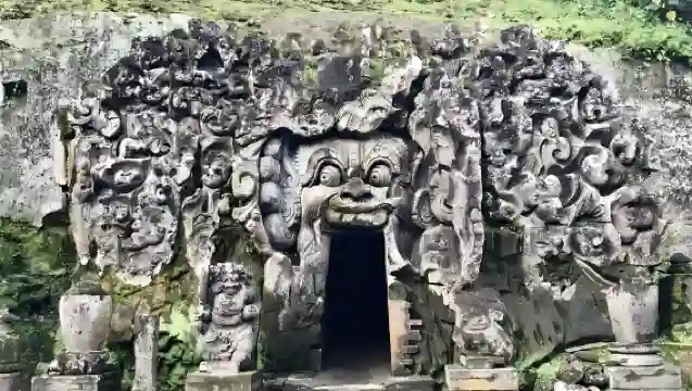 峇里島象窟＋聖猴森林＋阿雲寺＋峇里島博物館包車一日遊
