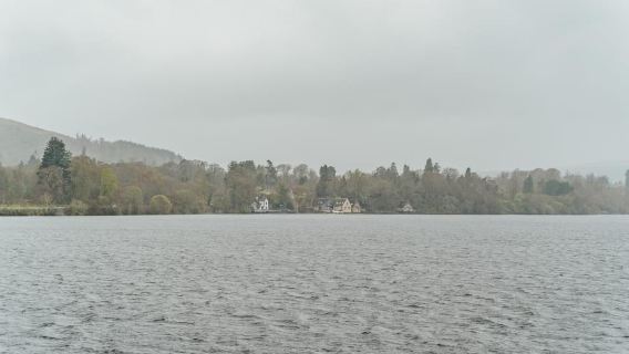 From Glasgow: Stirling Castle & Loch Lomond Tour with Cruise