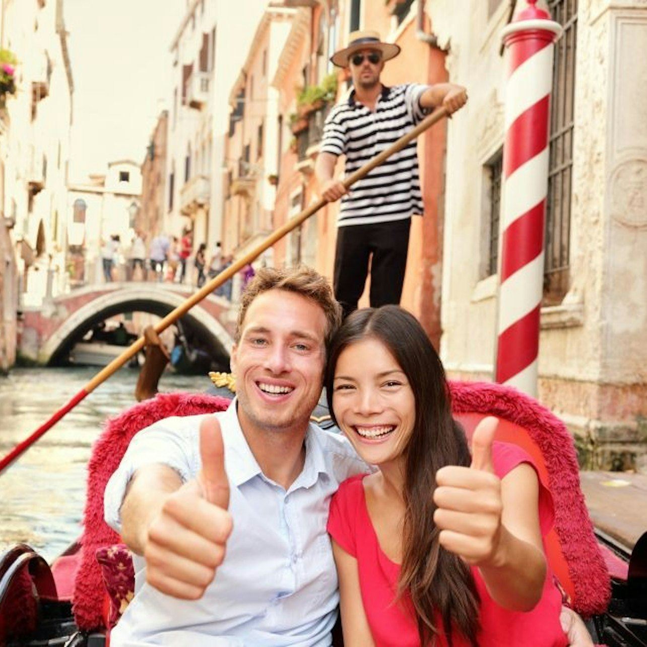 Doge’s Palace, St. Mark’s Basilica & Murano Islands: Guided Tour + Gondola Ride