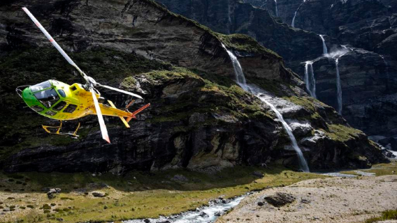 얼른스로 빙하 헬리콥터 투어 (외딴 고산 목장을 날아 웅장한 얼른스로 산(Mt Earnslaw)을 향해 비상하는)
