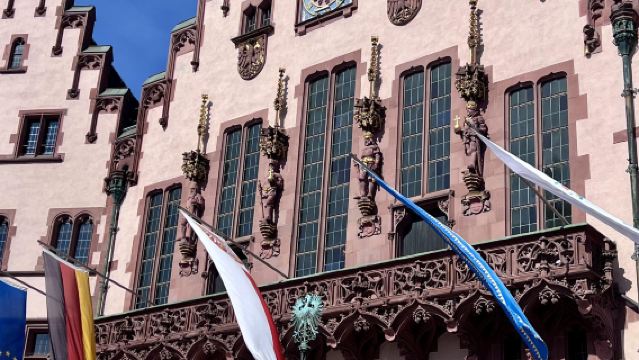 Perkhidmatan ambil di lapangan terbang/penghantaran ke lapangan terbang Frankfurt Main - Pilihan kereta 5/7 tempat duduk - Kereta peribadi - Penghantaran dari pintu ke pintu