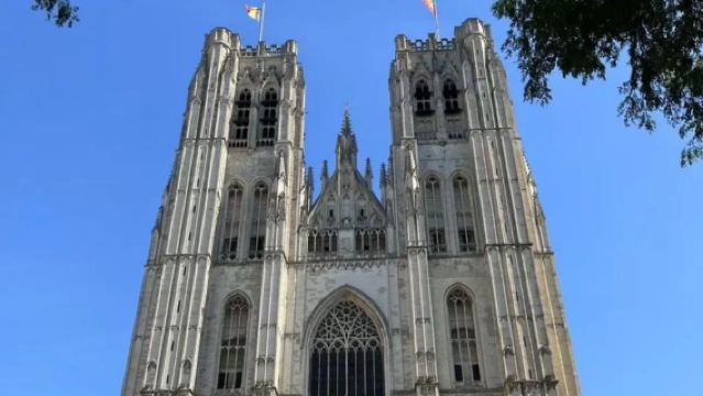 比利時布魯塞爾市政廳-比利時漫畫中心-中文包車私享行