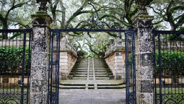 Vizcaya Museum and Gardens with transportation