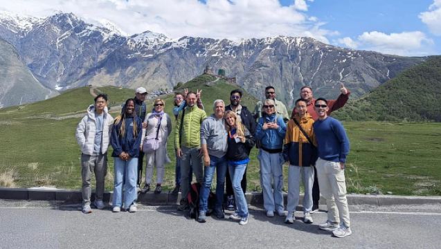 Tbilisi: Dagreis naar Gudauri en Kazbegi inclusief 4WD