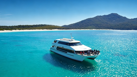 Tasmanien Weinglasbucht & Freycinet Nationalpark | 4,5-stündige Bootsfahrt mit Panoramablick (ab/bis Coles Bay)