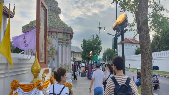 Bangkok Wat Pho & Wat Arun Temple Tour with Optional Thai Dress Experience