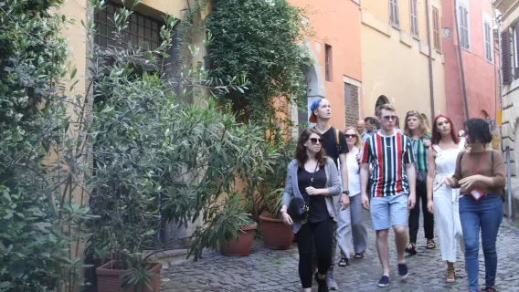 Tasty Trastevere Street Food Tour in Rome from Tiberine Island to Ponte Sisto