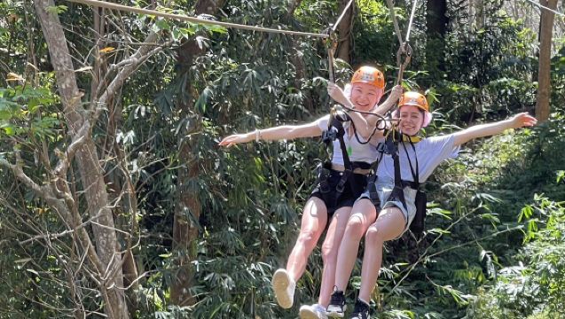 โหนสลิงในป่า Skyline Adventure ภูเก็ต [สามารถอัปเกรดเป็นขี่ช้าง|รถเอทีวี,รถยูทีวี|ใกล้หาดราไวย์ทางใต้ของภูเก็ต]