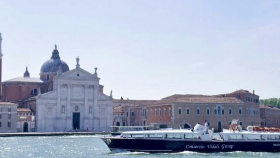 Murano, Burano e Torcello: tour pomeridiano in barca + dimostrazione di soffiatura del vetro