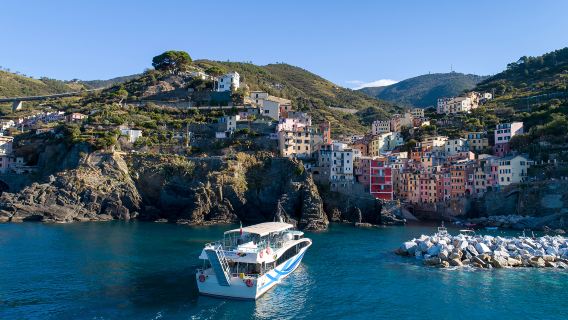 Magic of Cinque Terre: Daily Cruise to Riomaggiore, Monterosso and Vernazza
