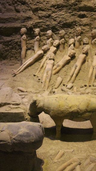 Xi'an Terracotta Warriors & Han Yangling Mausoleum Private Day Tour 