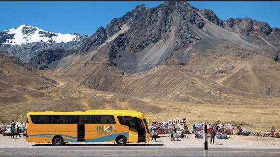 Excursión de un día a Puno desde Cuzco, Perú (autobús turístico de lujo de ida + almuerzo buffet incluido)