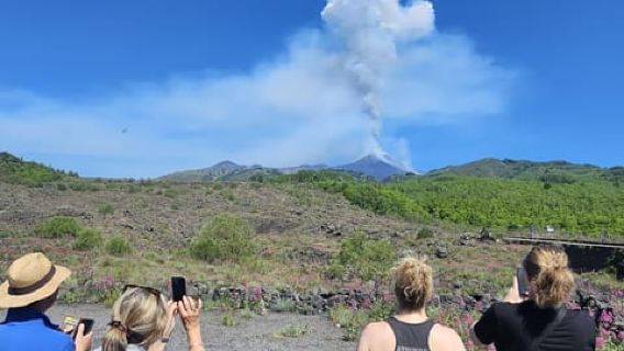 Da Siracusa: Escursione mattutina guidata sull'Etna e degustazione di cibo