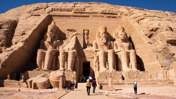 Luxor: Abu Simbel Temple Private Guided Day Trip with Lunch