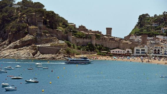 Lloret de Mar: Roundtrip Boat from Tossa de Mar