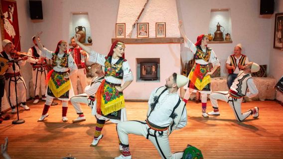 Tirana: Trải nghiệm âm nhạc và vũ đạo văn hóa Albania về đêm