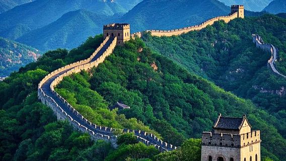 „Tagestour zur Chinesischen Mauer bei Mutianyu: UNESCO-Wanderung mit Seilbahn- und Rodeloption“