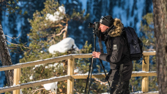 フィンランド・ロヴァニエミ発:コロウオマ峡谷で氷の滝を鑑賞するツアー【中国語カスタマーサポート対応】