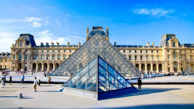 Lawatan sehari ke Muzium Orsay Paris, Istana Versailles, Menara Eiffel, Arc de Triomphe dan Muzium Louvre di Perancis