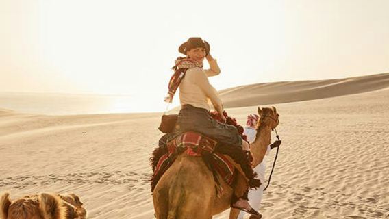 Safari nel deserto di un'intera giornata con pasto barbecue