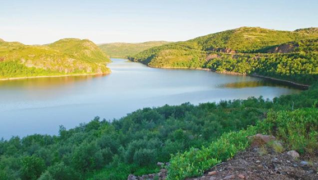 摩爾曼斯克[捷裡別爾卡河]雪原小鎮+途經各景點一日遊