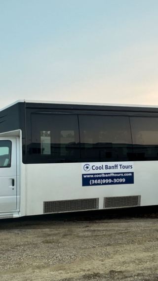 Canmore/Banff: Lake Louise & Moraine Lake Half-Day Tour