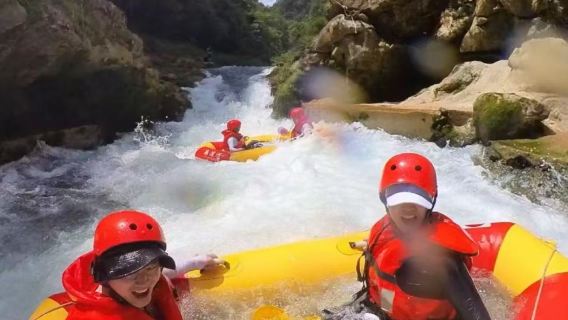 [Cadangan Pengurus] Lawatan Sehari Rafting Penuh Semangat Sungai Gaoguo *Semua Termasuk Tanpa Bayaran Tambahan* Air Jernih Seperti Kaca Guizhou