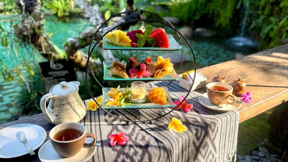 Minum petang di Hotel Pramana Giri Kusuma Ubud