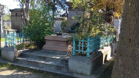 Paris: Customized Père Lachaise Cemetery Walking Tour