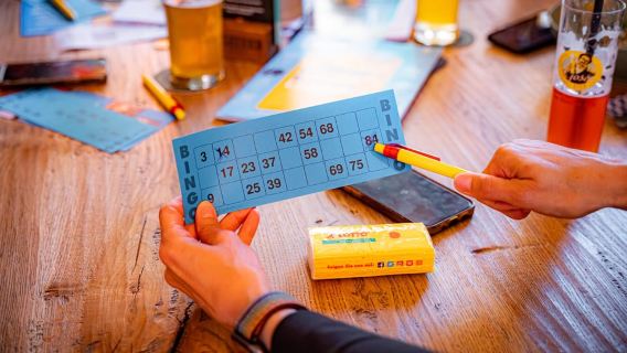 Nummer für Nummer zur Leipzig-Legende: der Bingo-Abend mit Herz und Privatunterkunft!