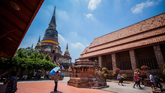 Ayutthaya Historical Park, Wat Chaiwatthanaram, and Wat Mahathat Day Tour from Bangkok
