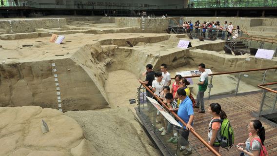 Jinsha Museum + Du Fu Thatched Cottage + Chunxi Road Private Day Tour