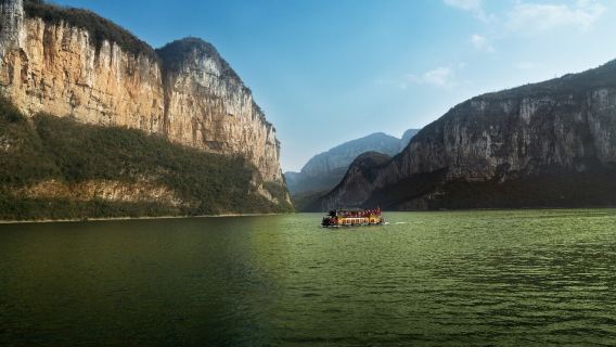 Wulong Three Natural Bridges + Wujiang River Gallery (Gaogu Wharf) + Chiyou Jiuli City English Group one-day tour