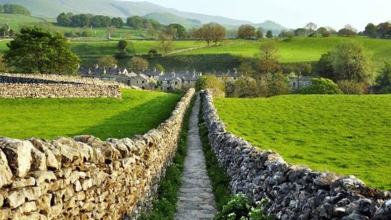 From Manchester: Dales and Brontë Country Small Group Tour