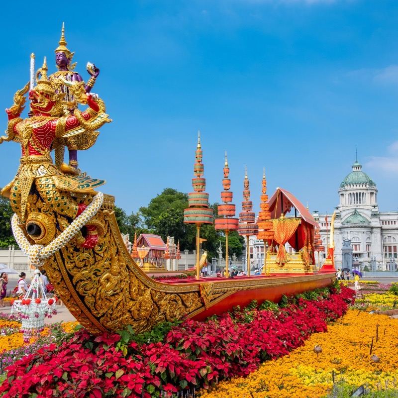Book after consultation/Bangkok Pattaya Wat Mangkon Kamalawat Erawan Shrine Wat Saket Wat Traimit Wat Phra Kaew/Airport/Point-to-point car service/Tour guide and driver/Private car service