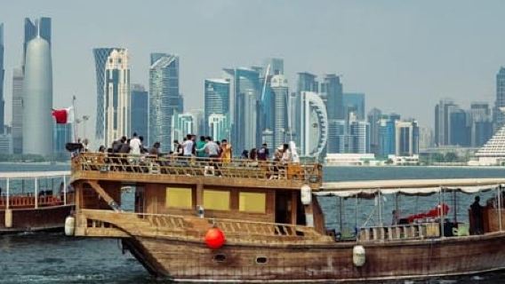 Doha: Traditional Dhow Cruise with Harbour and Skyline View