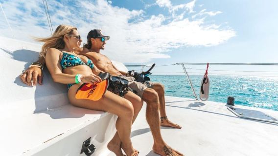 Key West: Snorkel en catamarán con mariscos hervidos y barra libre