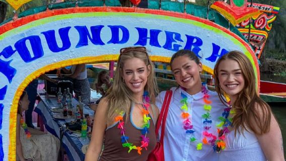 Mexiko-Stadt: Xochimilco-Bootsparty mit unbegrenzten Getränken