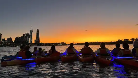 Sydney: Sunset Kayak Tour on Sydney Harbour