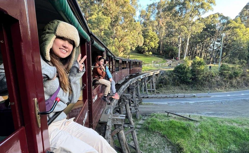 Melbourne: Half-Day Puffing Billy Steam Train Experience