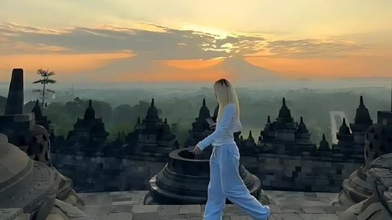 Yogyakarta: Borobudur Sunrise With Breakfast Shared Guided Tour