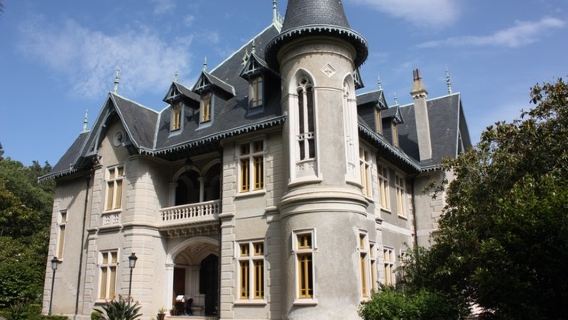 Biester Palace