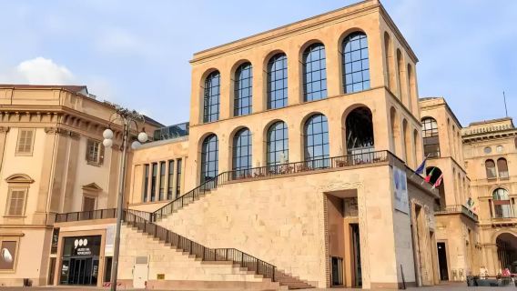 意大利米蘭大教堂+20世紀博物館+科莫湖包車一日遊