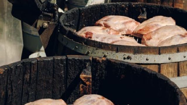 Gourmet Food and Wine Tour with Lunch and Wine Tastings